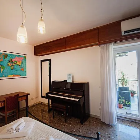 Naveen's House Casa Apartment Rome